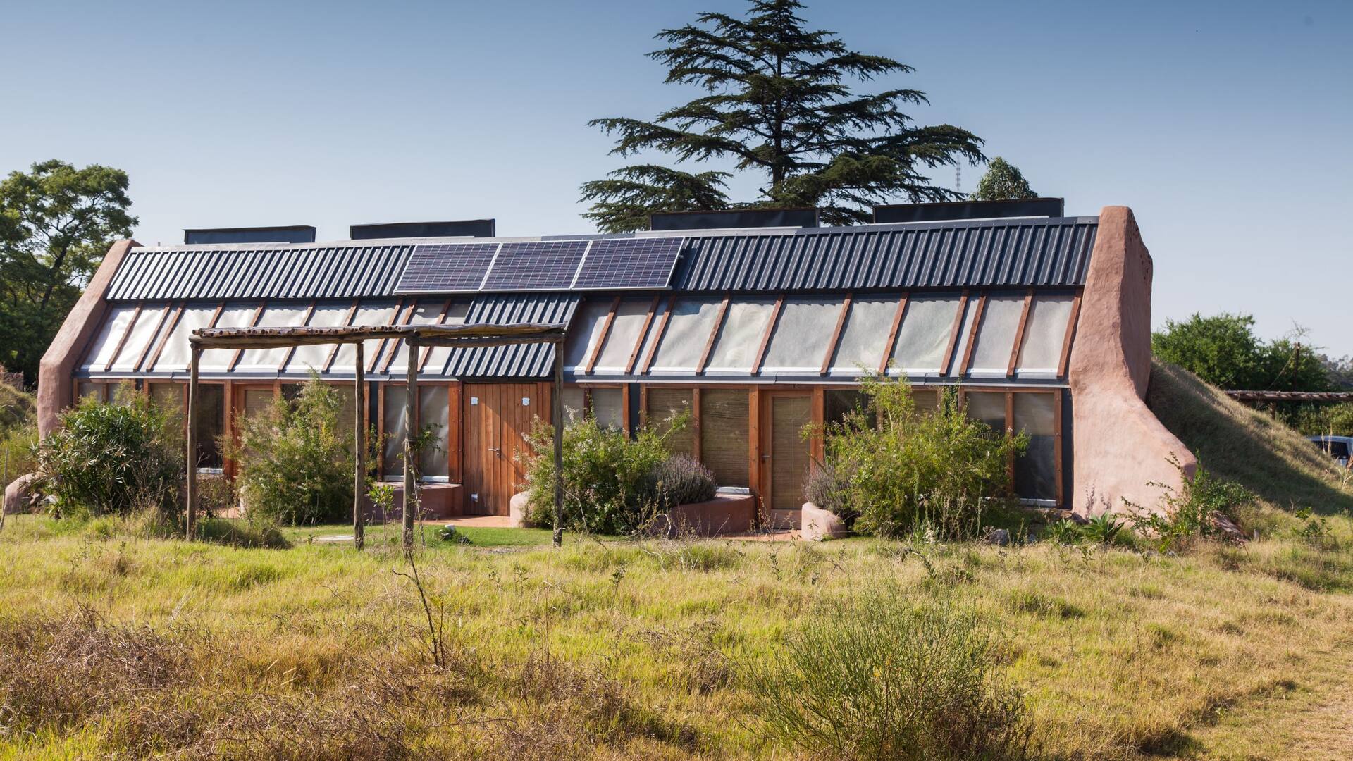 Caliu Earthship, Colonia del Sacramento.