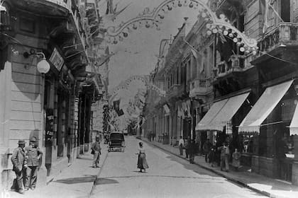 Calle Florida en 1905. Desde finales del siglo XIX y durante las primeras décadas del s. XX, los restaurantes franceses se instalaron allí, en la zona céntrica.