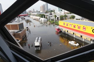 Tailandia aprueba fondos de emergencia tras inundaciones que afectaron a millones de personas