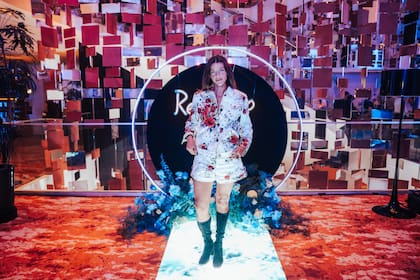 Calu Rivero posó ante los flashes de un exclusivo evento en The Grand Hotel de Punta del Este