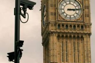 Manifestantes se movilizan en Londres contra auge de la extrema derecha en Reino Unido