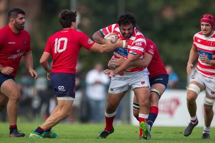 Cambareri, en acción con la camiseta de Alumni