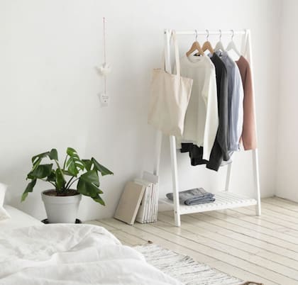 Cambiar muebles de lugar es una forma de crear una atmósfera fresca y revitalizada sin necesidad de grandes inversiones.
