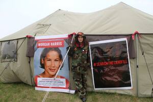 Cambria Harris se enteró en diciembre que su madre había sido asesinada y arrojada a un vertedero de basura