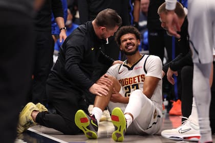 Cameron Johnson de Nuggets evita lesión grave en rodilla pero se perderá partidos, según fuente de A