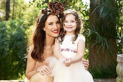 Camila Cavallo junto a su hija, Alma