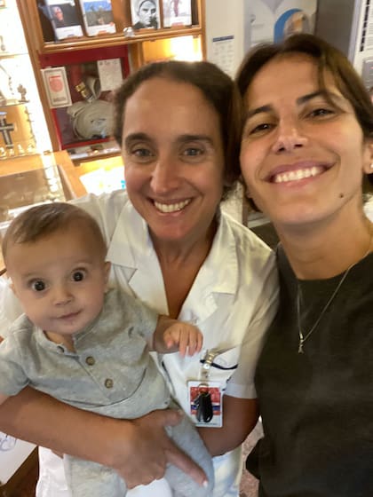 Camila con Lourdes Gontan, la psicóloga que la acompañó durante su pérdida, a quien sigue viendo hasta el día de hoy