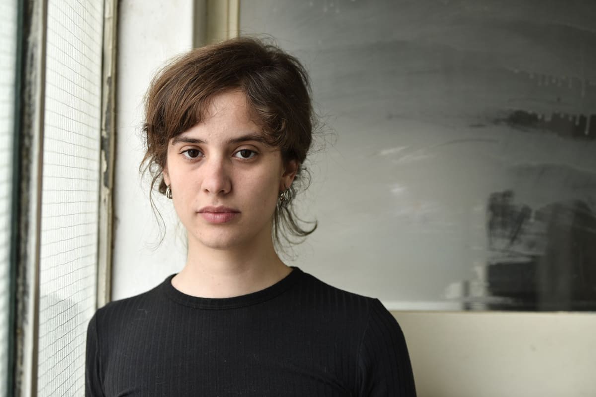 Camila Fabbri: "Me interesó el hecho de cómo esa generación, que también es la mía, está empezando a encontrarse con la maternidad y la paternidad, con cómo es cuidar de una vida para quienes siendo tan jóvenes pasaron por una vivencia como esa"