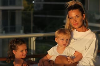 Cami Homs estalló de ira por las críticas a la crianza de sus hijos