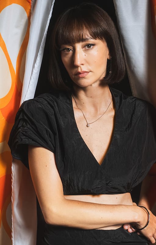 Camila Peralta, de su Balcarce natal a hacerse un lugar en el mundo del espectáculo: "Me pesaba muchísimo la timidez. Sufrí un montón, pero varias cosas hicieron que pudiera vencerla"
