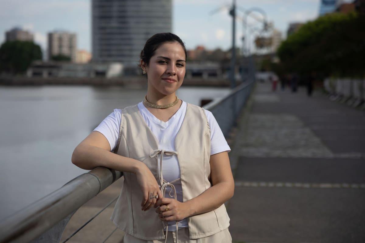 Camila tiene 24 años y creció en un barrio popular de Almirante Brown