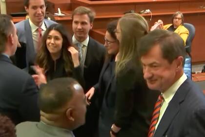 Camille se mostró feliz tras conocer el resultado; Johnny Depp fue el gran ausente