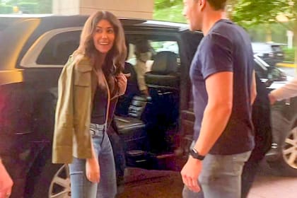 Camille y su novio en una cita