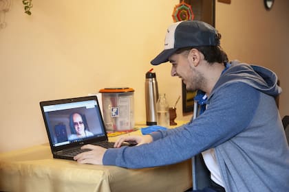 Camilo Pérez Villalobo le mandó a su padre un desayuno completo a su casa de Paternal
