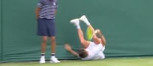 Un argentino se lesionó en el césped de Wimbledon: se retiró cuando tenía encaminado el triunfo