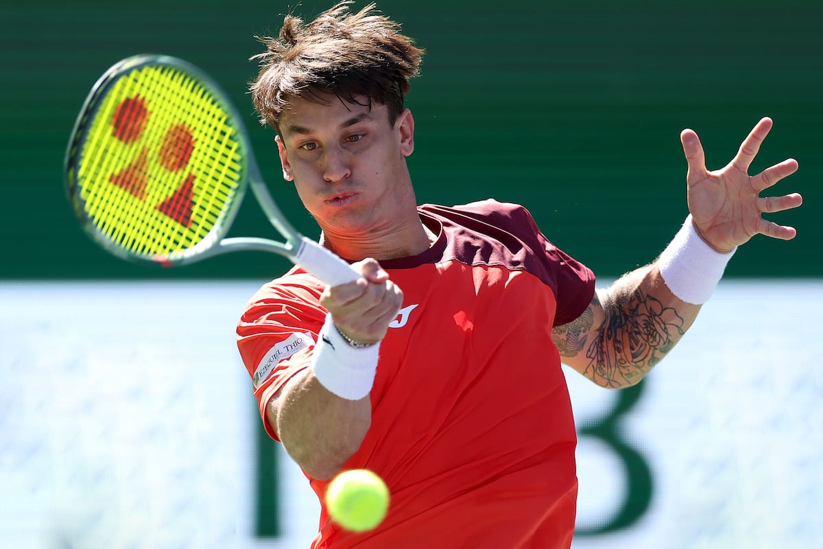 Camilo Ugo Carabelli logró su primera victoria ante un top 20: contra el ruso Khachanov, en Barcelona