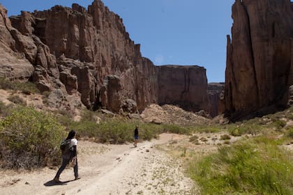 Caminata por el Cañadón de la Buitrera.