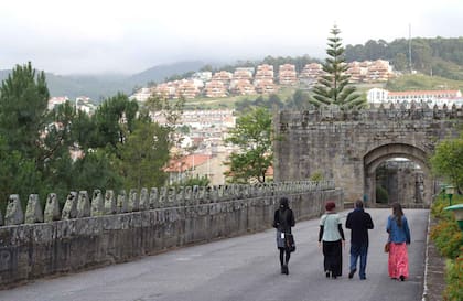 Camino al Parador de Bayona.