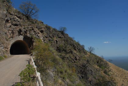 Camino de los Túneles.