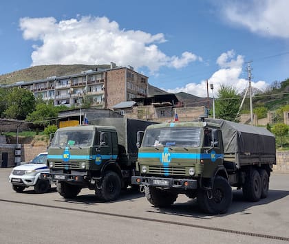 Camiones militares rusos en la ruta que va de Ereván a Goris