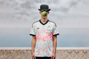 Con cascabeles y nubes, Bélgica aporta un toque de surrealismo al Mundial de Fútbol