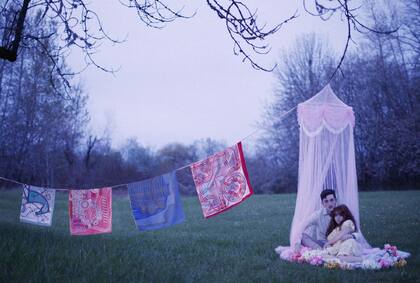 Campaña de Hermès, con los típicos foulards cxc