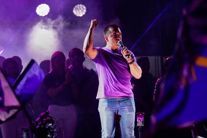 Campaña electoral finaliza en Ecuador, en medio de infinidad de promesas de ambos candidatos