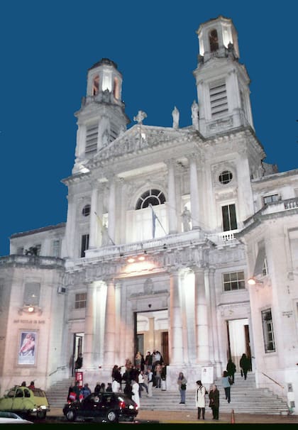 Campanadas en la Basílica San Nicolás de Bari