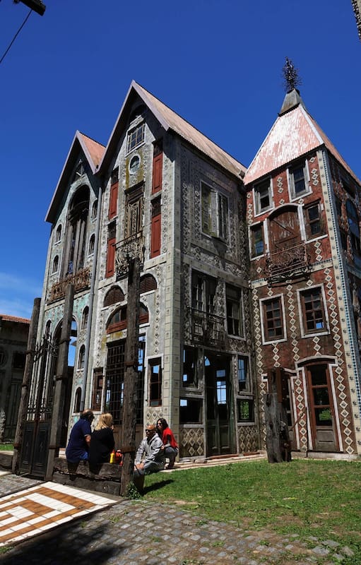 Campanópolis. González Catán