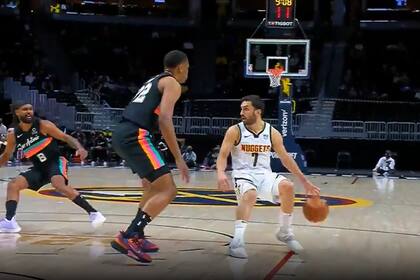 Campazzo, en acción frente a San Antonio Spurs