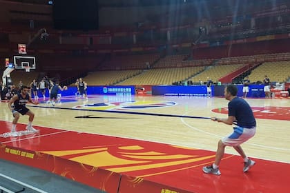 Campazzo y Maccari en acción en el Mundial China 2019