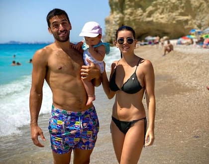 Campazzo y Vallina están juntos hace cinco años. Crédito: Instagram