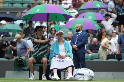 Campeona defensora de Wimbledon Barbora Krejcikova pierde ante Emma Navarro en tercera ronda