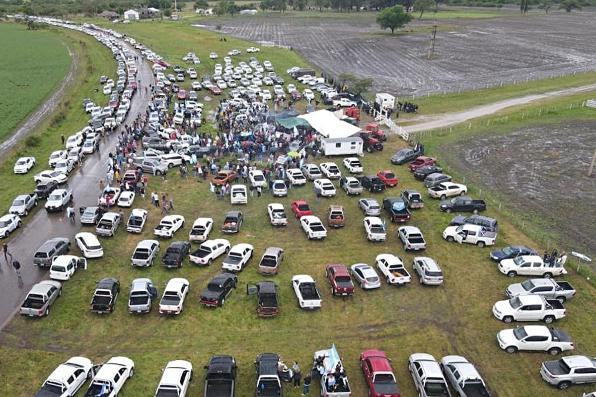 Campo tomado. El domingo pasado hubo una marcha en apoyo al exministro Etchevehere