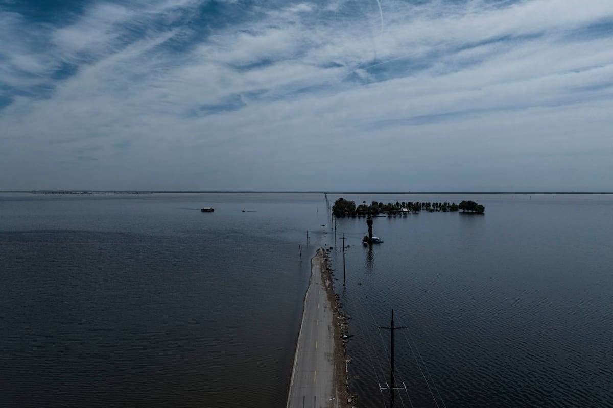 Campos de cultivo inundados en la cuenca del lago Tulare, el 20 de abril de 2023 en Corcoran, California