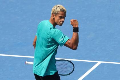 Canadiense Gabriel Diallo avanza a tercera ronda en Toronto