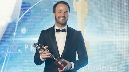 Canapino, con el Olimpia de plata en sus manos