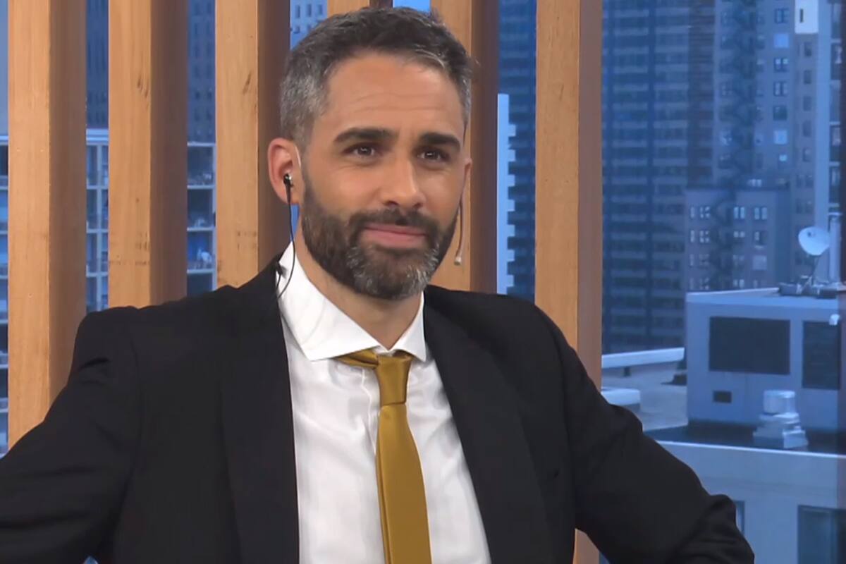 ¿Canas sí o no? El look del Pollo Álvarez fue tema de conversación entre sus panelistas