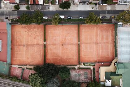 Canchas vacías, un símbolo de los clubes de tenis en tiempos de pandemia