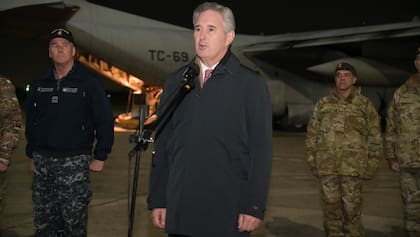 El canciller Pablo Quirno pasó de hablar en diciembre del año pasado de un posible acuerdo de "libre comercio" con el Reino Unido a tensar el vínculo por la exploración petrolera en Malvinas