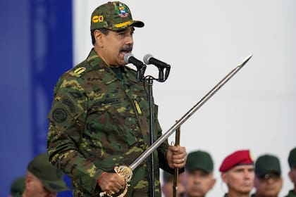 Canciller colombiana dice que darían refugio a Nicolás Maduro en caso de que abandonara Venezuela