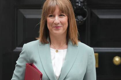 Canciller de Hacienda anuncia gasto histórico de $260.000 millones para revitalizar Reino Unido