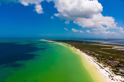 Cancún, en Quintana Roo, México, es uno de los destinos favoritos durante las vacaciones primaverales, conocidas en EE.UU. como spring break