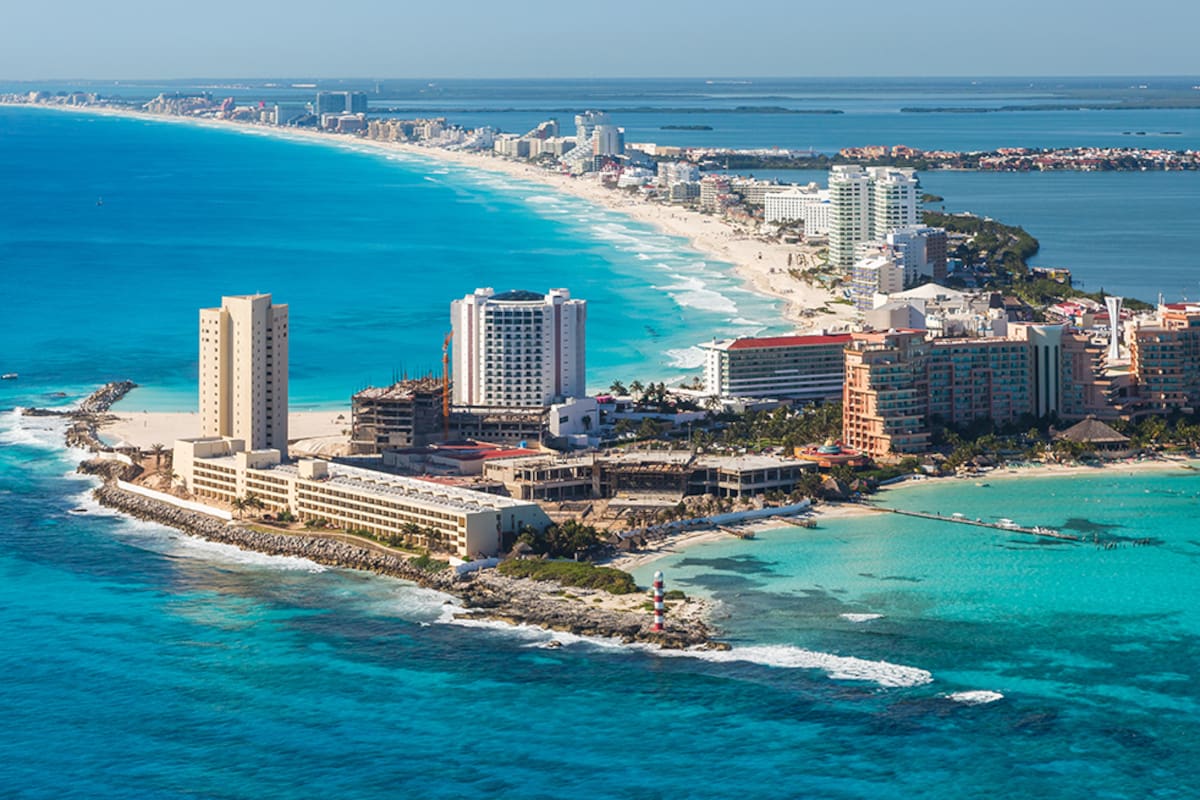Cancún y Punta del Este aparecen entre los destinos más costosos