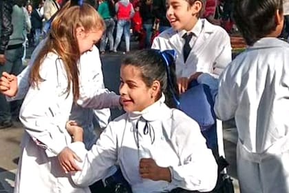 Candela va al Instituto Fe y Alegría de Corrientes desde 1º grado.