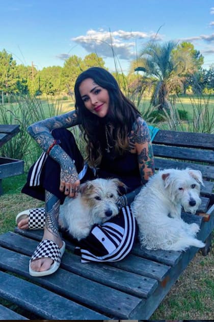 Candelaria Tinelli se mostró como una férrea defensora de los animales y le respondió a sus haters