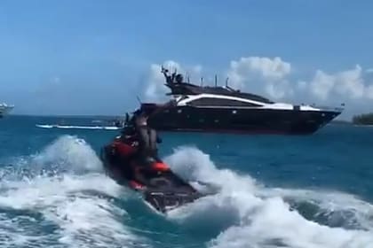 Canelo mostró su lujoso yate en las redes sociales