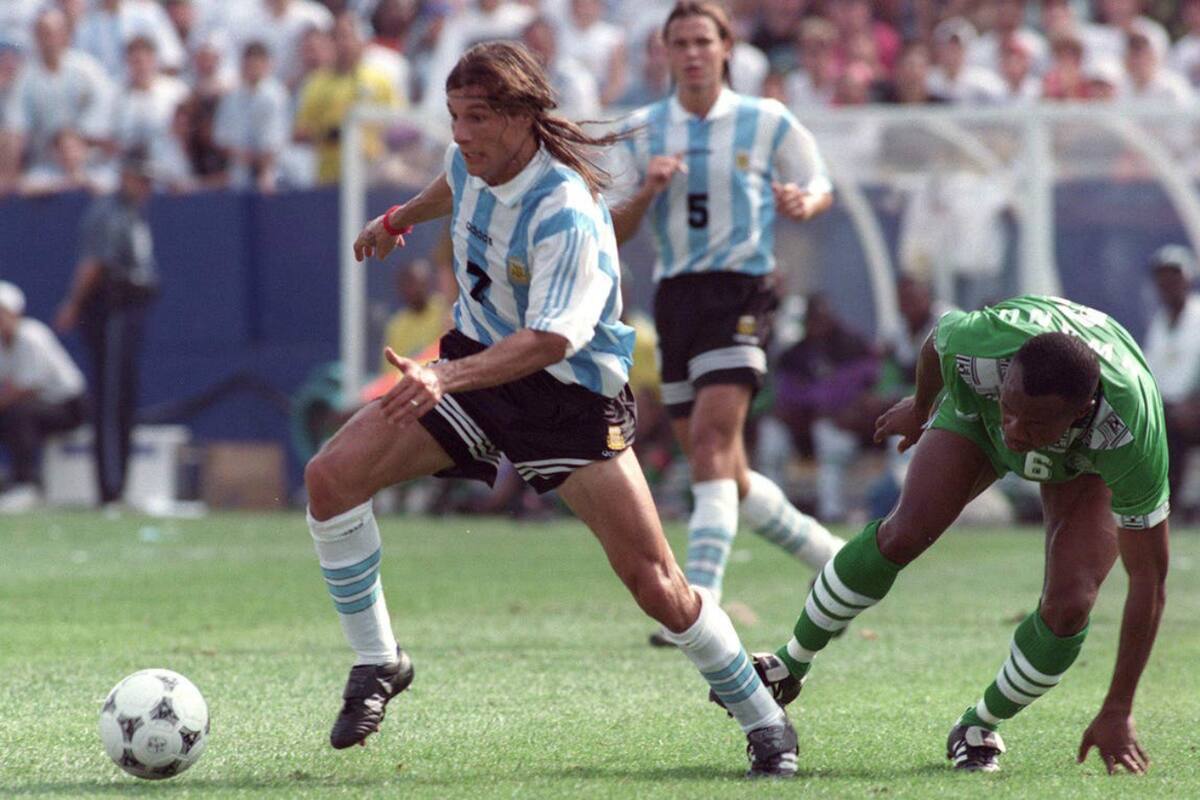 Caniggia maniobra contra Nigeria, en el Mundial de Estados Unidos 94