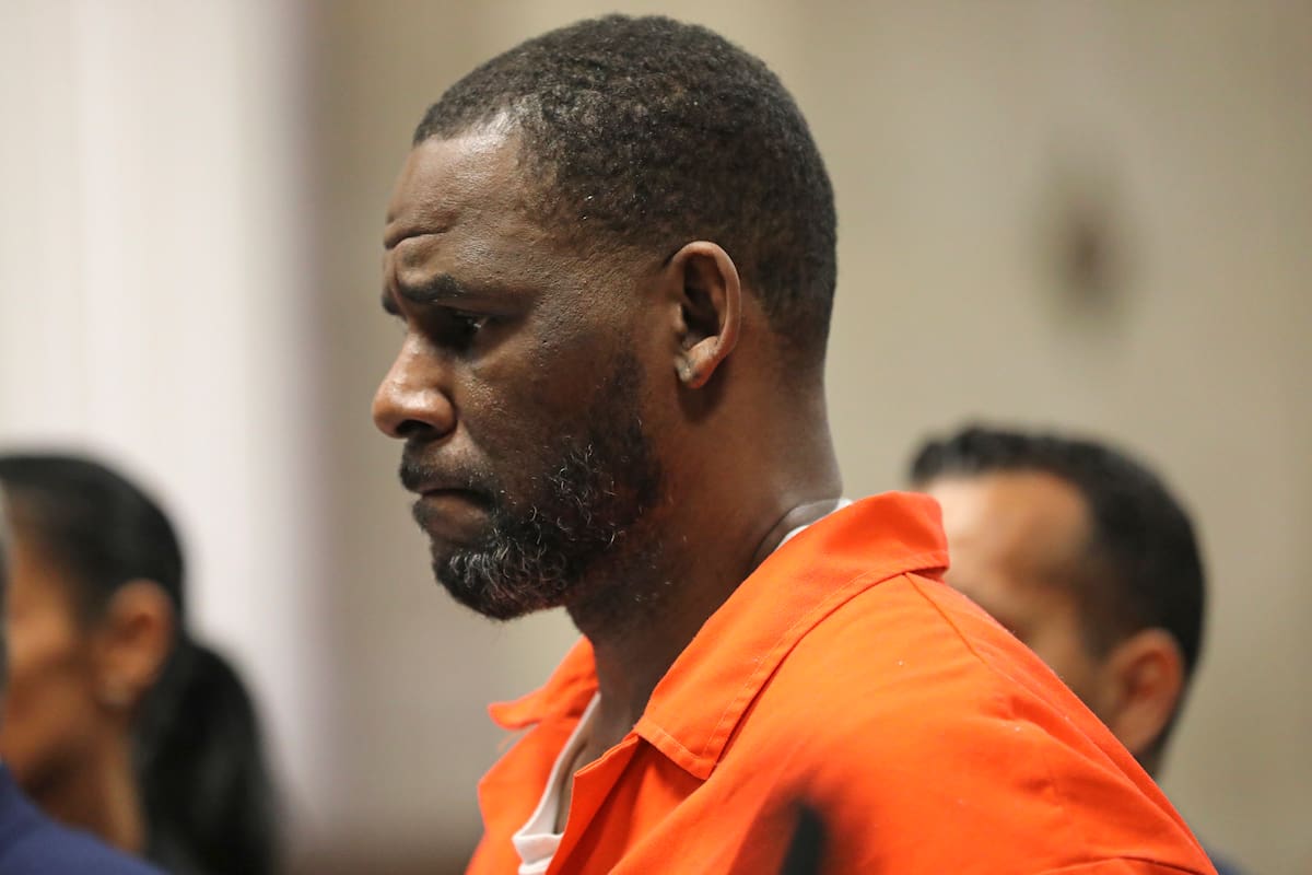 Cantante R. Kelly denuncia maltrato y supuesto "complot de asesinato" en prisión