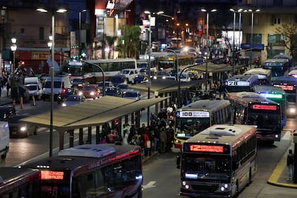 Tránsito congestionado en Constitución